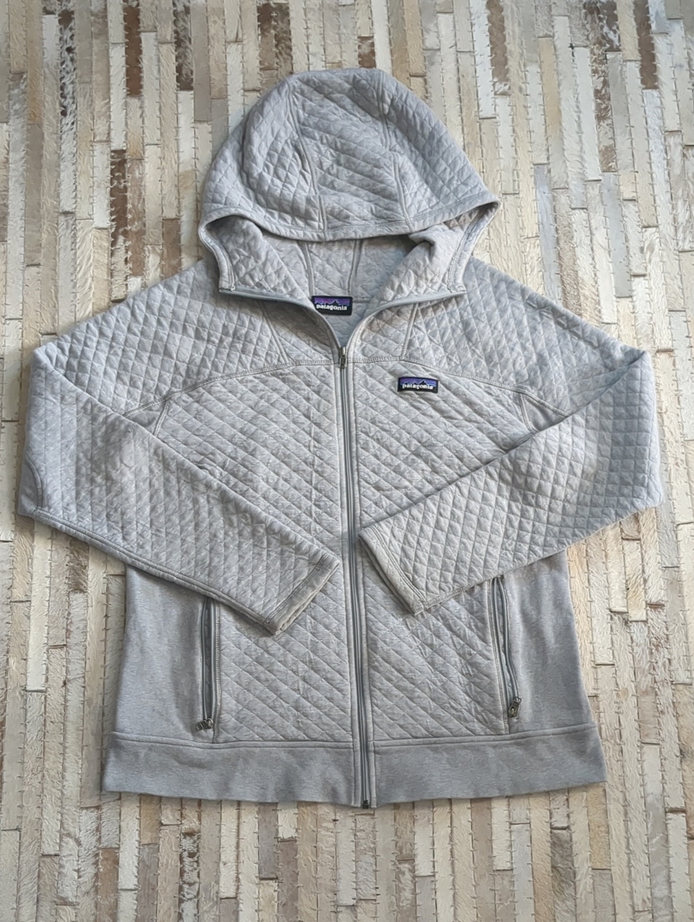 Patagonia Women's Size S Organic Cotton Quilt Gray Zip-Up Hooded Sweatshirt